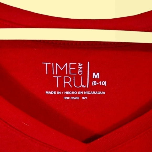 NWT- Time And Tru Red Vee Neck Shirt. Size M. C90​​ - Picture 3 of 6